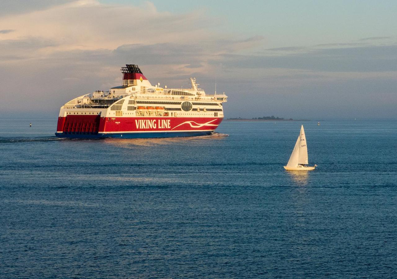 Viking Line Ferry Viking Xprs - Night Cruise From Helsinki Hotel Exterior foto